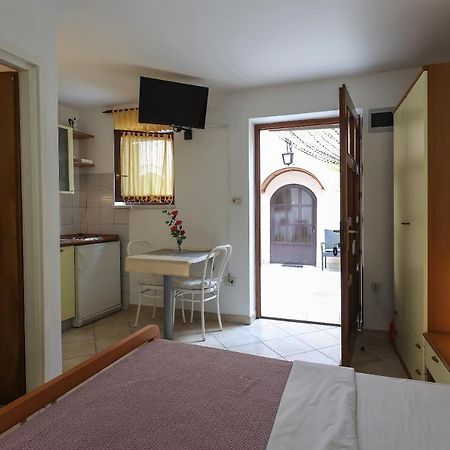 Ferienwohnung Casa Di Nives Krk Town Exterior foto