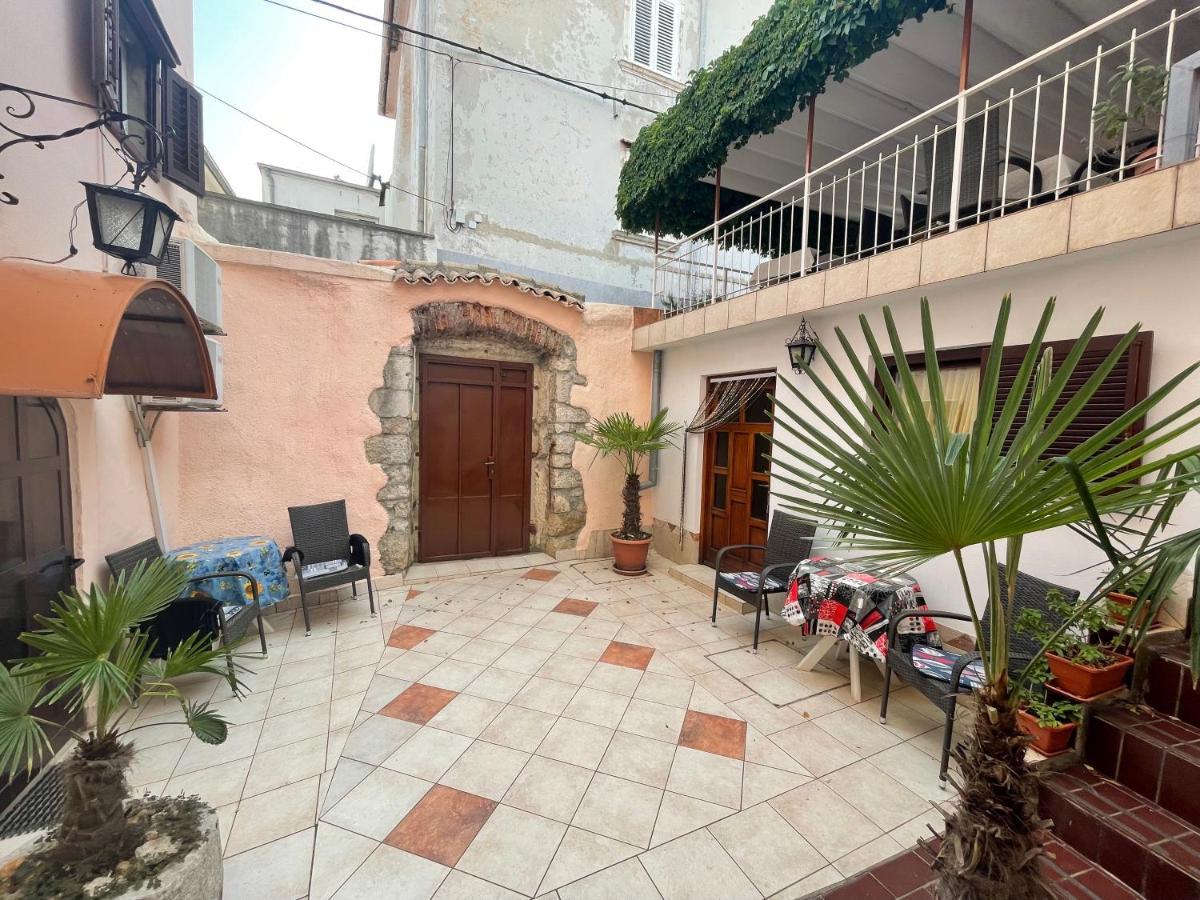 Ferienwohnung Casa Di Nives Krk Town Exterior foto